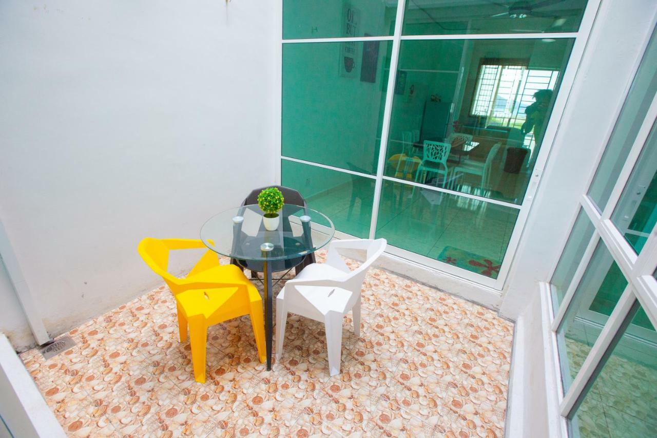 Villa The Only Sea View In Town Kuah Esterno foto