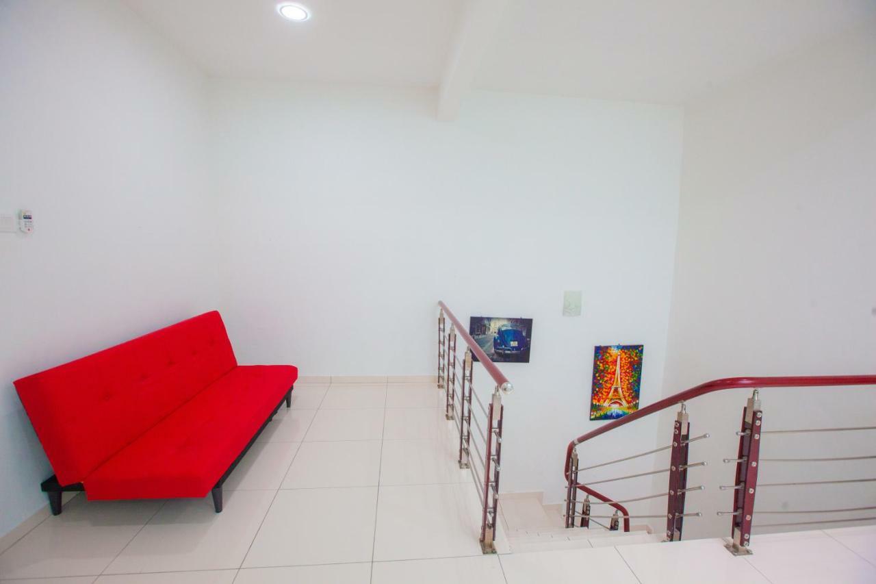 Villa The Only Sea View In Town Kuah Esterno foto