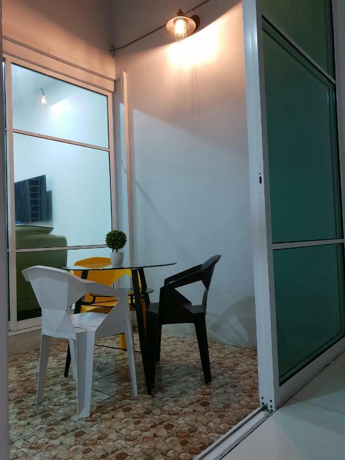 Villa The Only Sea View In Town Kuah Esterno foto