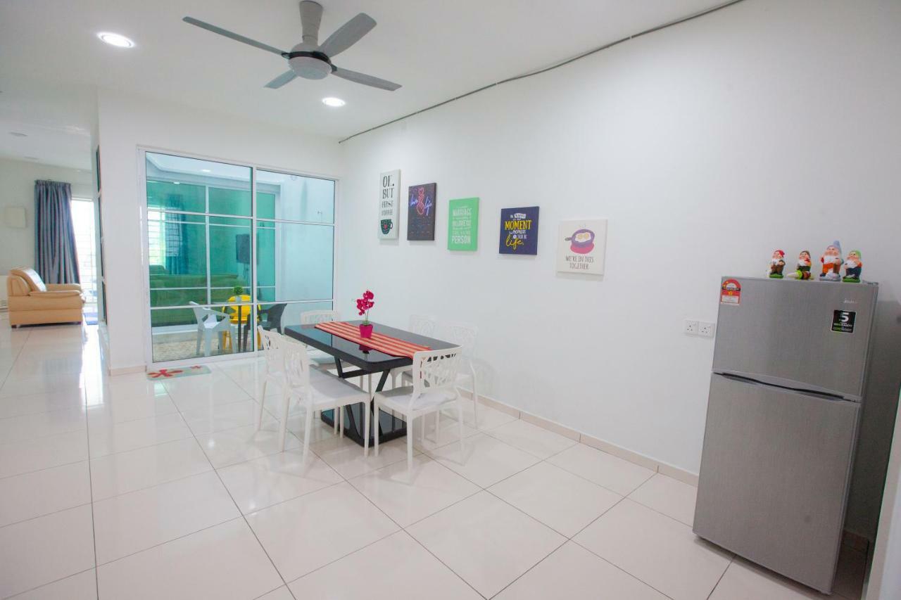 Villa The Only Sea View In Town Kuah Esterno foto
